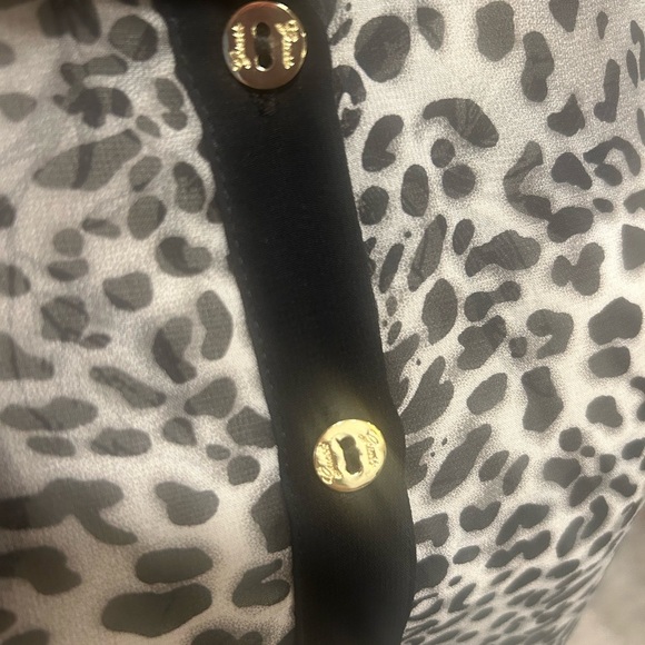 Guess animal print blouse - Picture 2 of 6